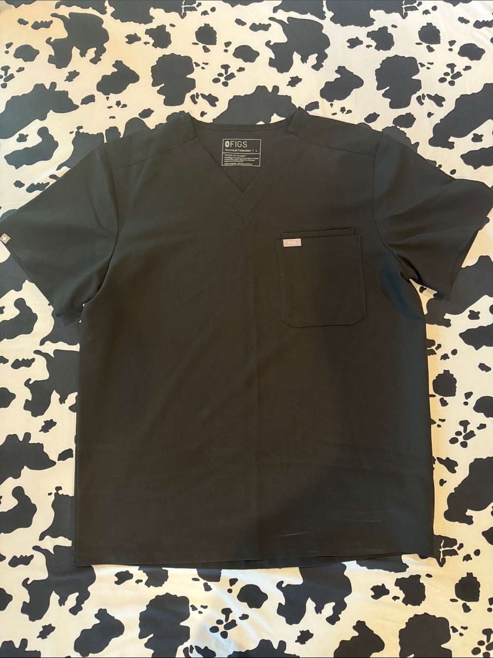 Figs Men’s Black V-Neck Pocket Tee - Short Sleeve